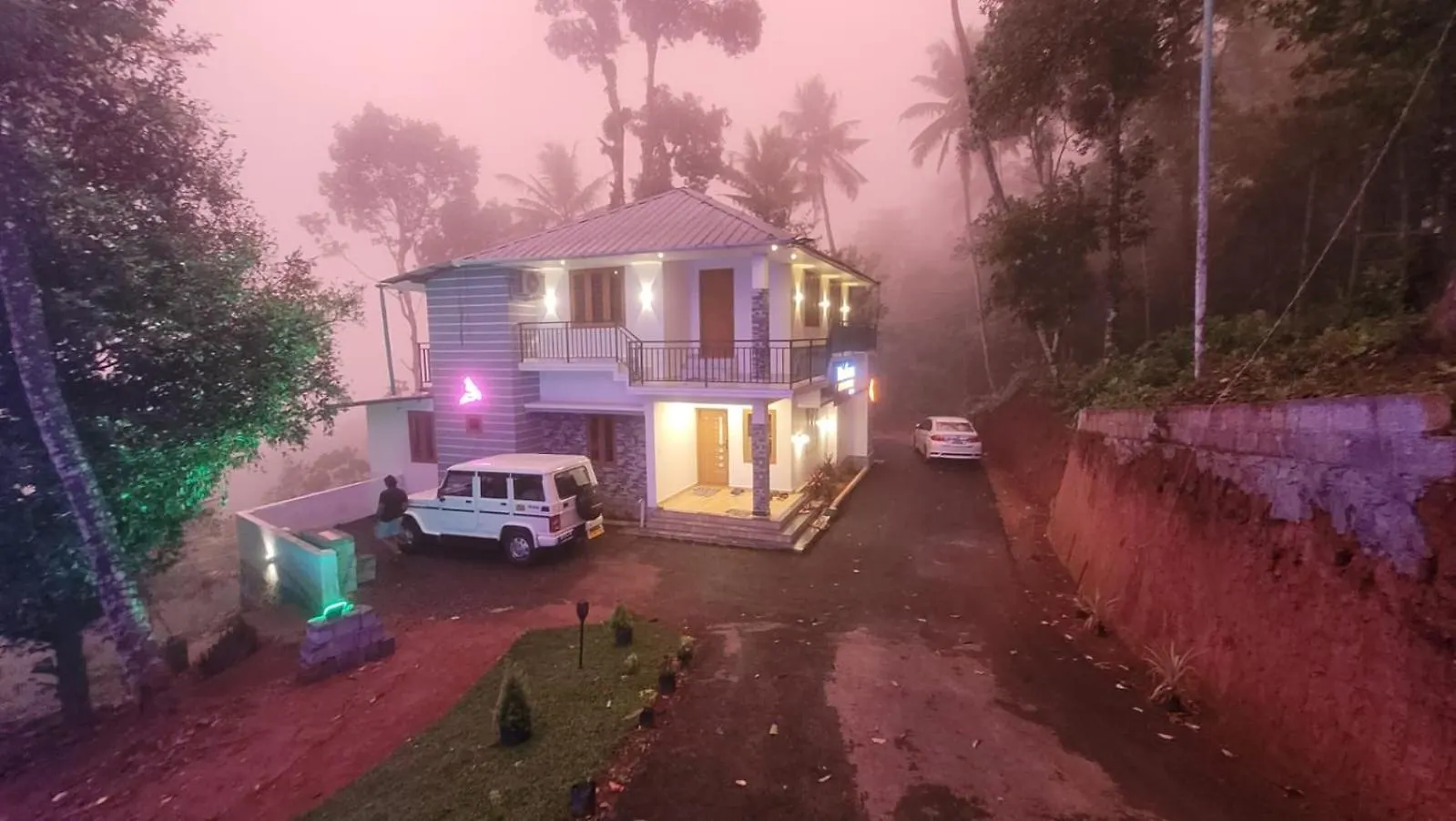 Newcastle Holidays & Resorts-5 Bedrooms Entire Villa Near Munnar, Idukki Kumudi